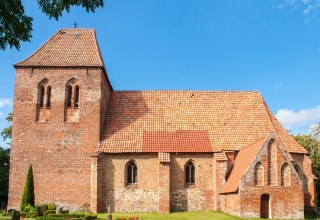 South side of the church Old Karin // &copy; Frank Burger
