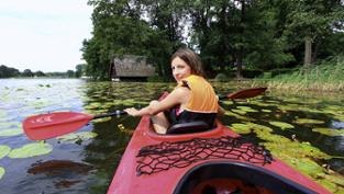 Dywan lilii wodnych na jeziorze Feldberger Haussee, © Christiane Würtenberger