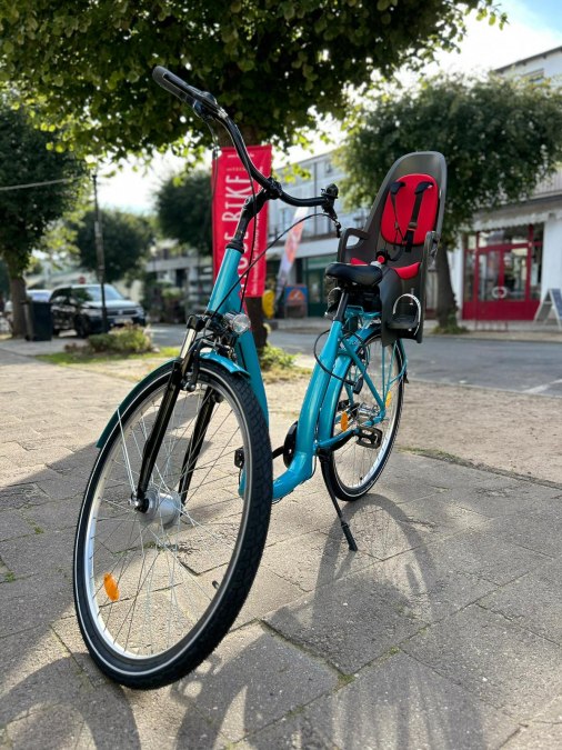 Ons assortiment fietsen Stadsfietsen en tourfietsen, e-bikes en kinderfietsen, bolderkarren en hondenkarren, © K&K Service GmbH/Kim David
