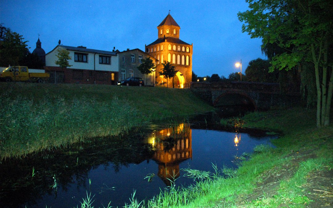 Rostock Gate by night, © Stadt Ribnitz-Damgarten