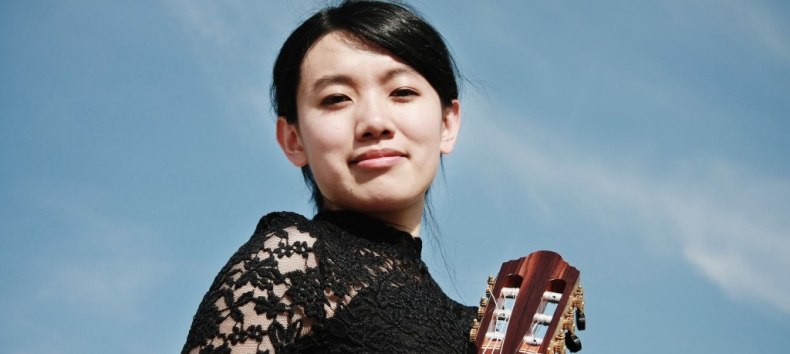 Guitarist Liying Zhu // © Kathleen Hartung Guitarist Liying Zhu // © Kathleen Hartung