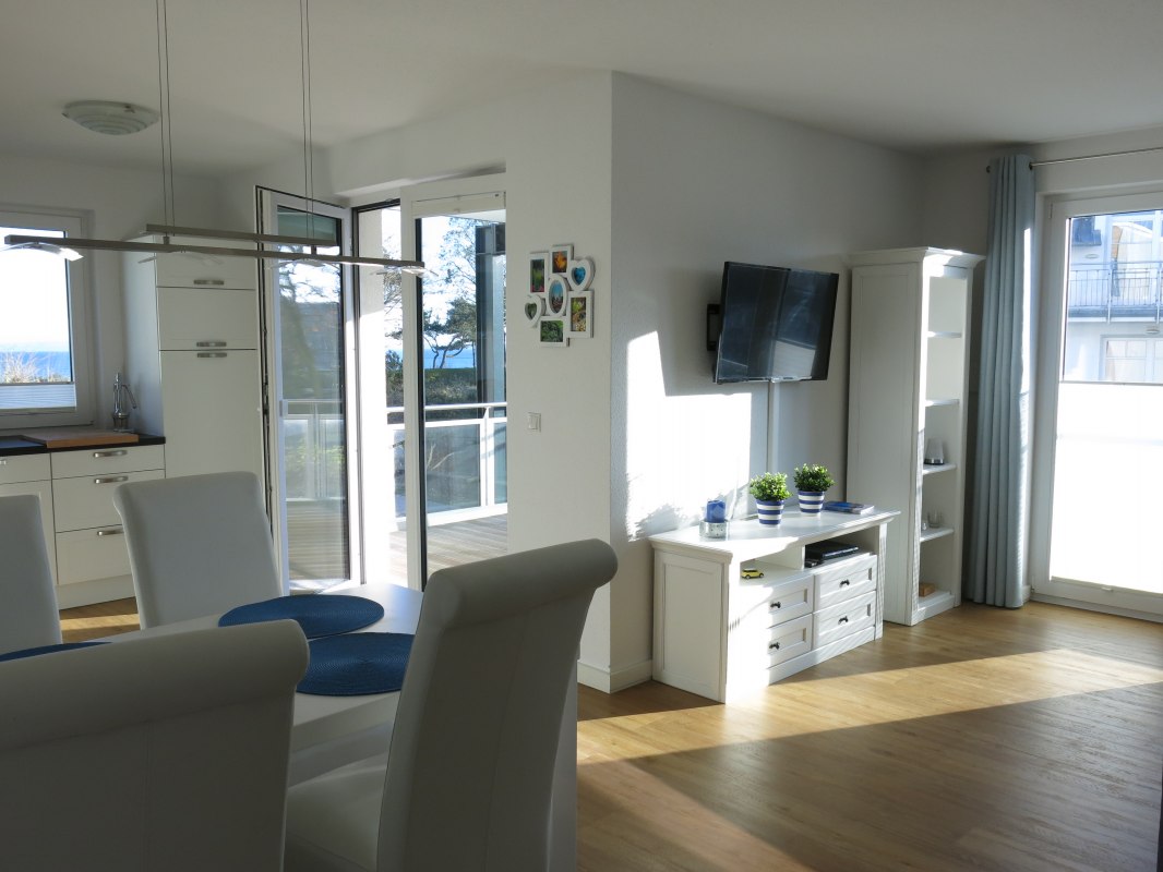 Modern living area of the vacation apartment Schwalbennest in Juliusruh // &copy; Cordula Schubert