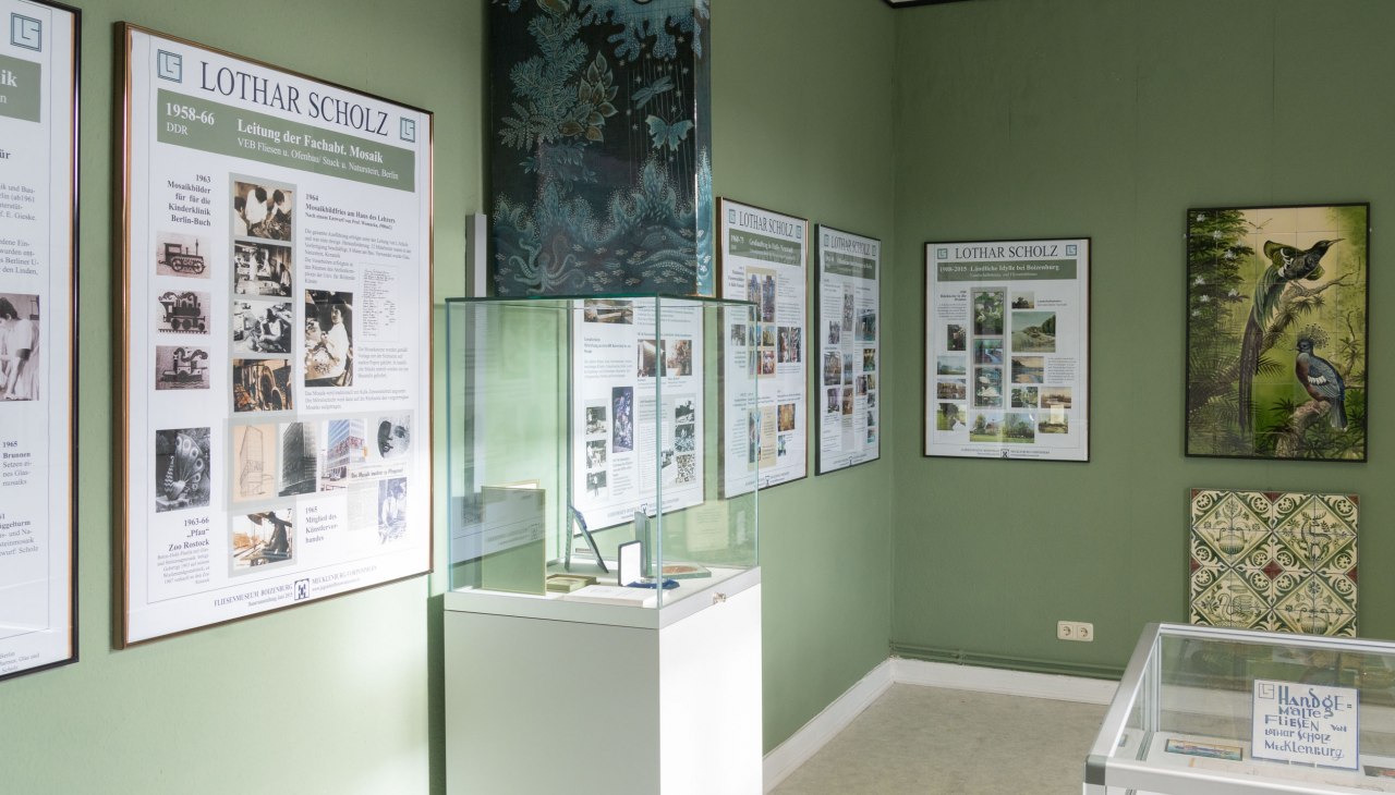 De nadruk ligt op tegels uit de Art Nouveau periode., &copy; Stadtinformation Boizenburg Elbe