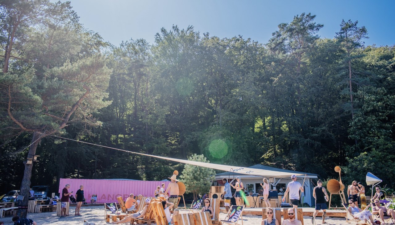 Music and variety on the beach, &copy; Christian Thiele