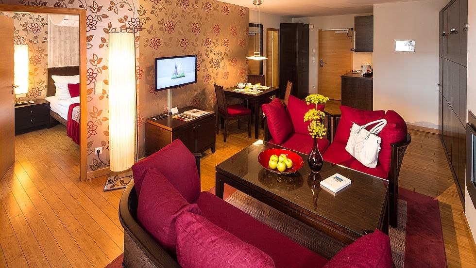 You can expect natural colors, sensual materials and simple, timeless elegance // &copy; www.berge.at