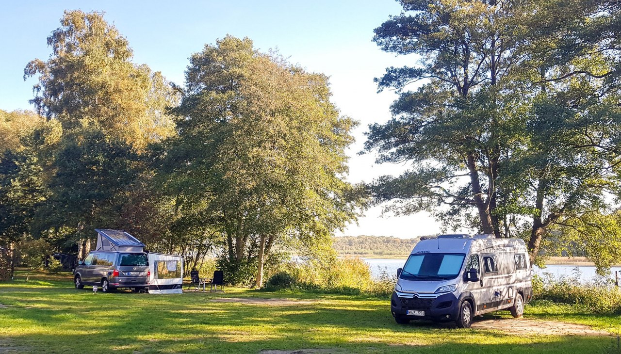 Stanowiska nad jeziorem, &copy; Henrike Track