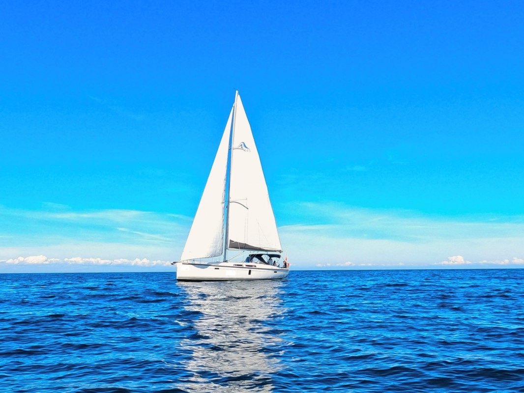 Sailing trips with the sailboat // &copy; AbenteuerSegeln