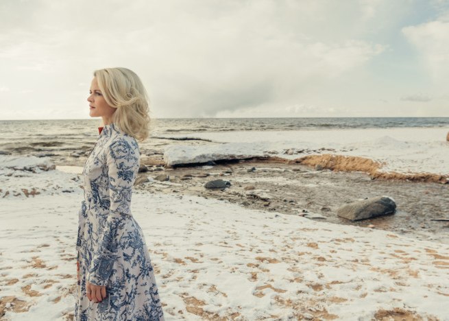 &copy; &copy; Aiga Redmane