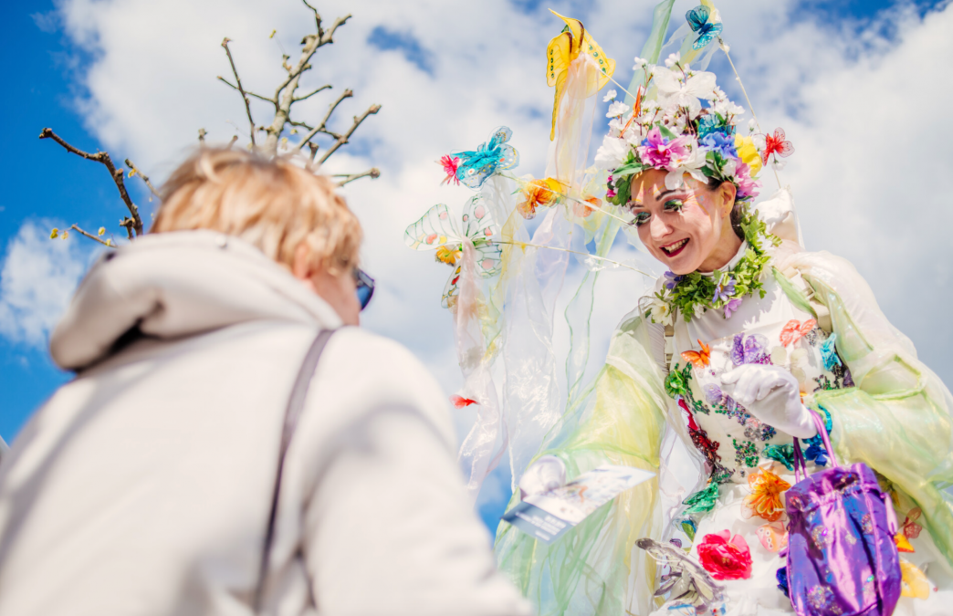 Binzer Zaunk&ouml;nige - Wieczorny pokaz w ramach festiwalu teatr&oacute;w ogrodowych, &copy; Binzer Bucht Tourismus