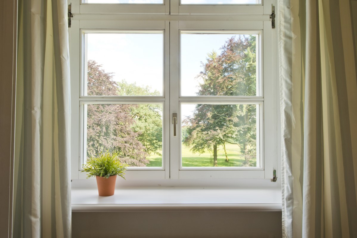 Uitzicht vanuit het raam van de flat Ermland Uitzicht op kasteel Retzow // &copy; DOMUSImages
