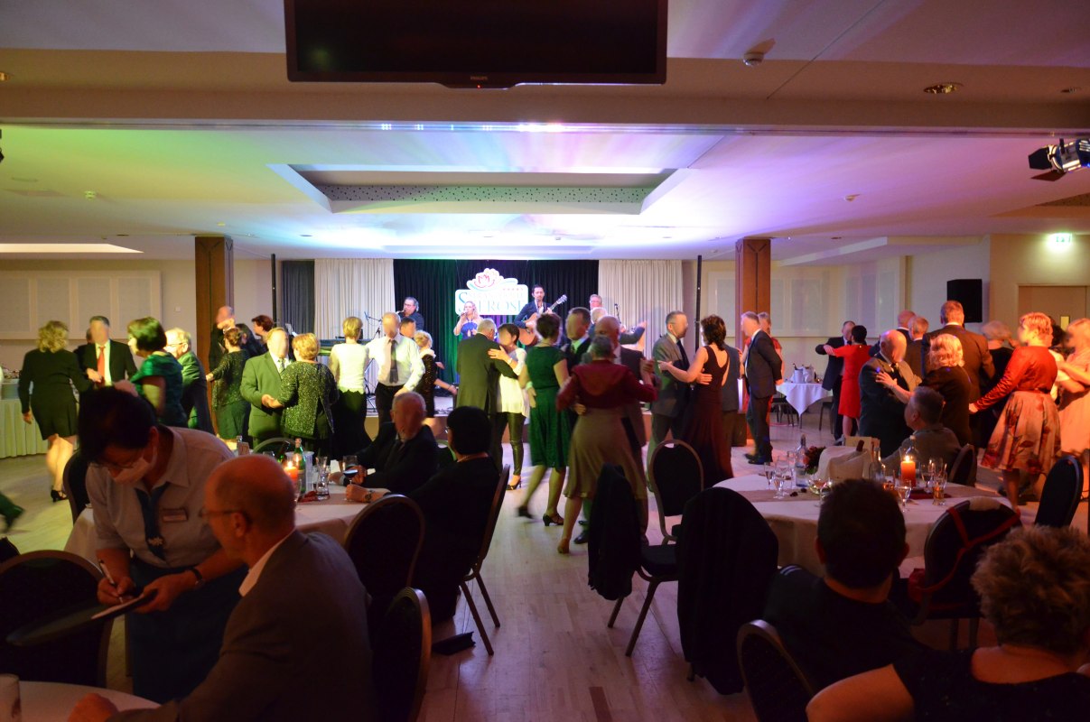 Jesienna piłka, &copy; Herbstball.jpg