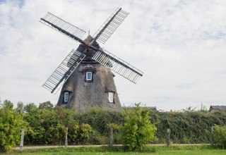 Die Mühle in Dorf Mecklenburg hat einen Backsteinunterbau. // © Frank Burger Die Mühle in Dorf Mecklenburg hat einen Backsteinunterbau. // © Frank Burger