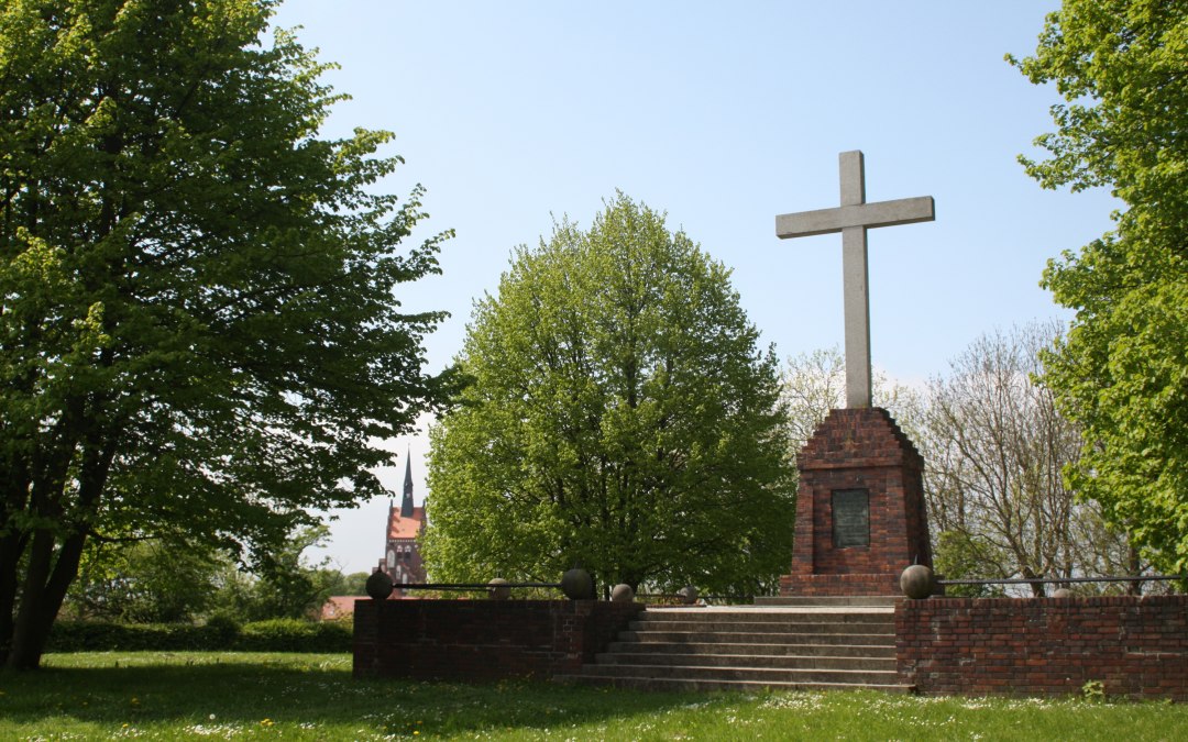 The granite cross was erected in 1928 to commemorate the Christianization of the Pomeranian nobility, © Stadtinformation Usedom
