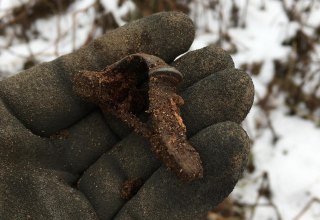 Freshly found: a new brooch from Badow. // &copy; Foto /Ausschnitt: Olaf Wiegel