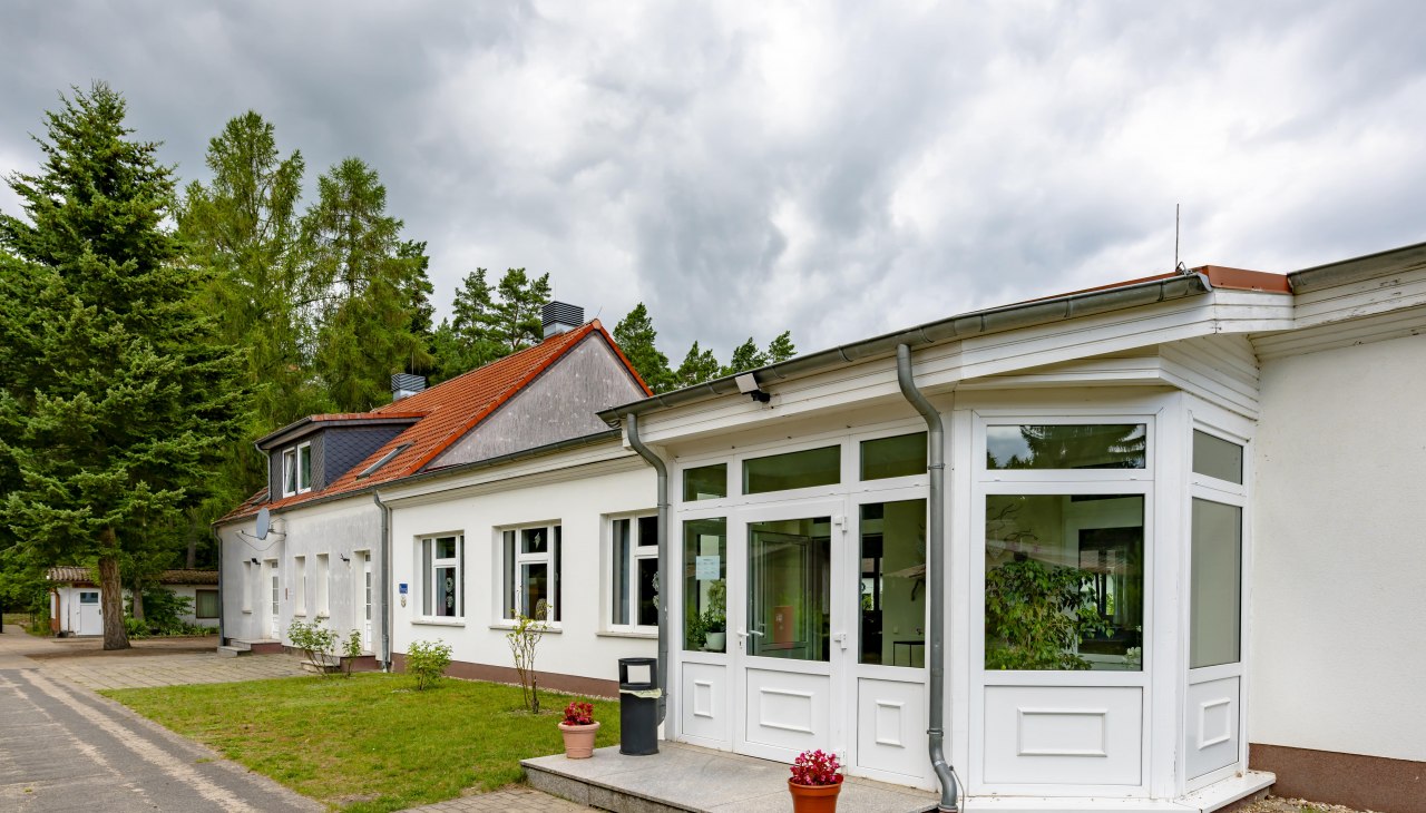 Saal-min(1), &copy; Jugendbegegnungsst&auml;tte "Am Kutzow-See" Pl&ouml;wen