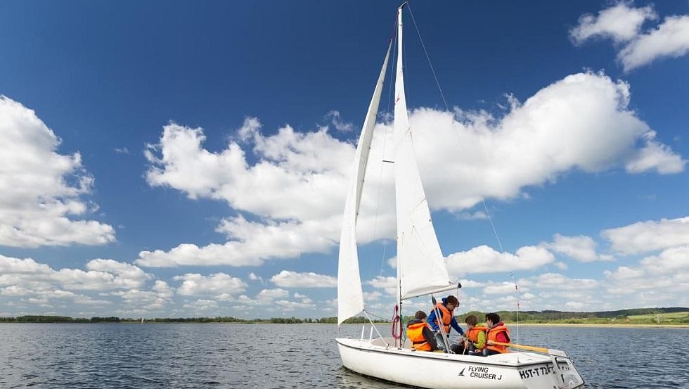 Zeilen leer je vanaf de basis tijdens een zeilcursus, © SeenLandAgentour