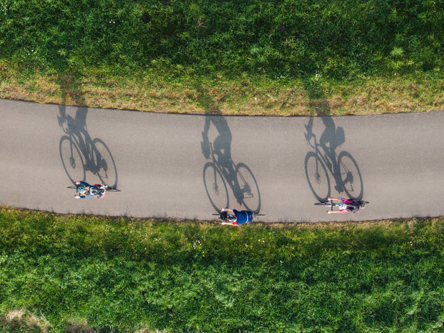 Na szutrowej wycieczce rowerowej, © TMV_Gross