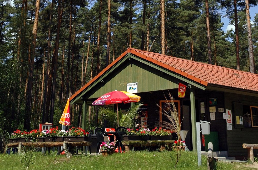 Codziennie w recepcji dostępne są świeże bułki i niewielki wybór artykułów spożywczych., © Haveltourist