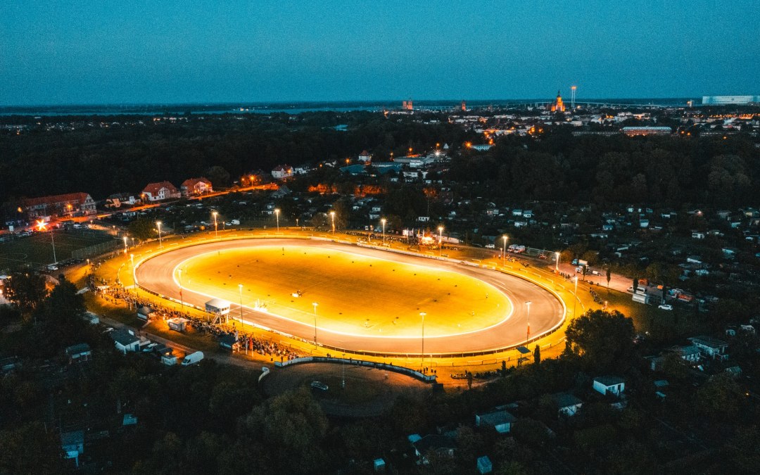 Het Paul Greifzu Stadion bij nacht., © MC Nordstern Stralsund