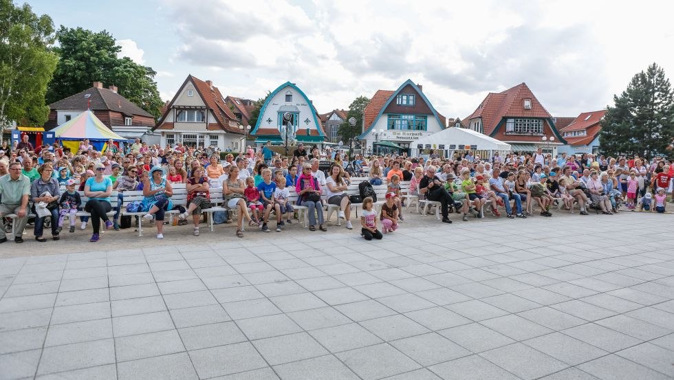 Sfeervol evenement in de spa-tuinen van Boltenhagen, © Kurverwaltung Ostseebad Boltenhagen