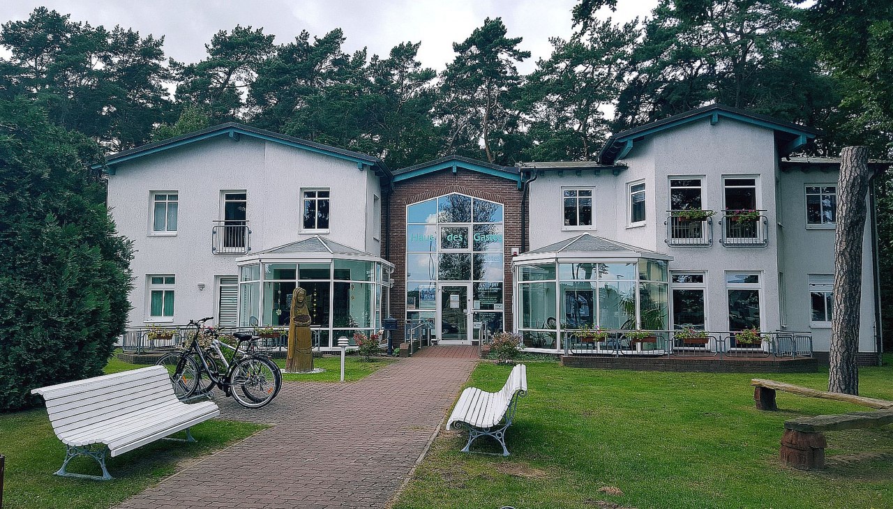 Huis van de gast kustplaats Loddin, © Kurverwaltung Seebad Loddin