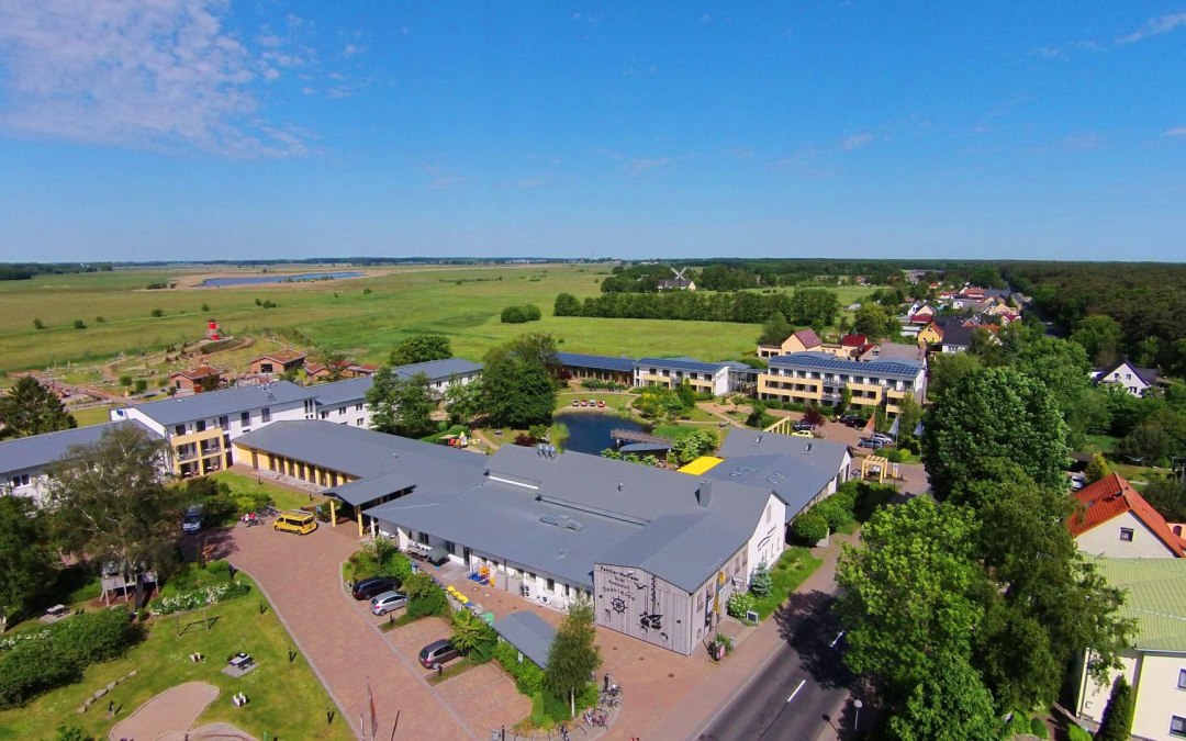 Luchtfoto van het hotelgebied, © Familien Wellness Hotel Seeklause