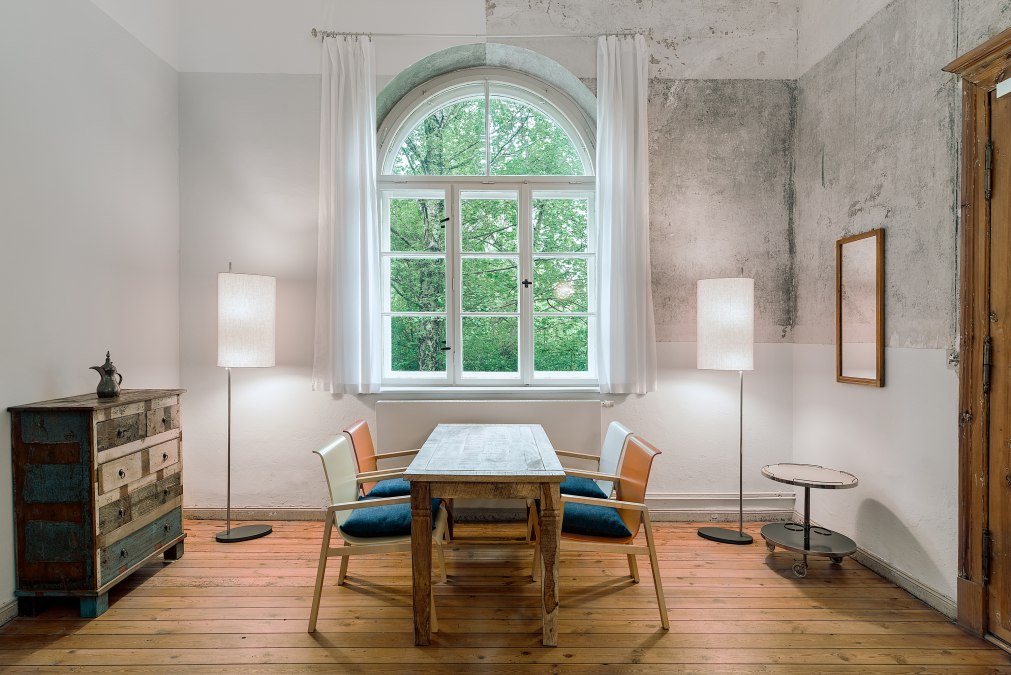 Suite 12 in het Kavaliershaus aan het Finckenmeer, © Kavaliershaus am Finckener See / Ben Donath