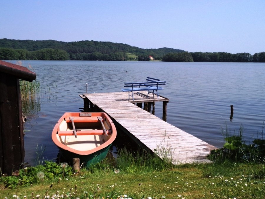 at the house lake, © Groß