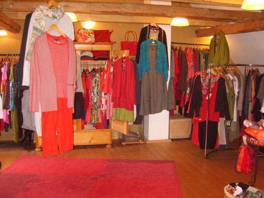 In the barn store with sustainable clothing, © S.Fischer-Geißler In the barn store with sustainable clothing, © S.Fischer-Geißler