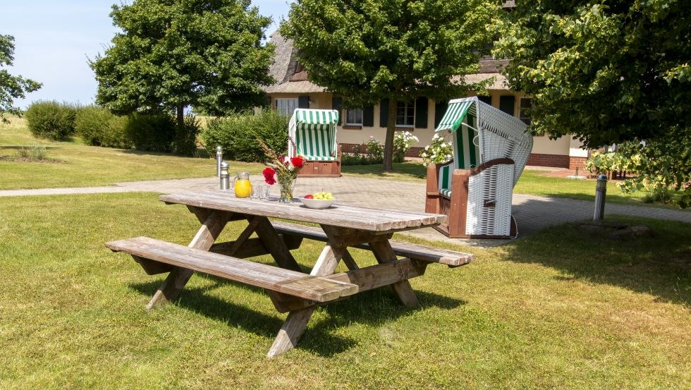 Sitzplatz im Garten_980x553, © Rügen-Ferienhof