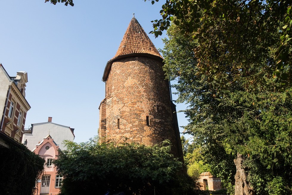 Water tower from the linden garden side // &copy; Frank Burger