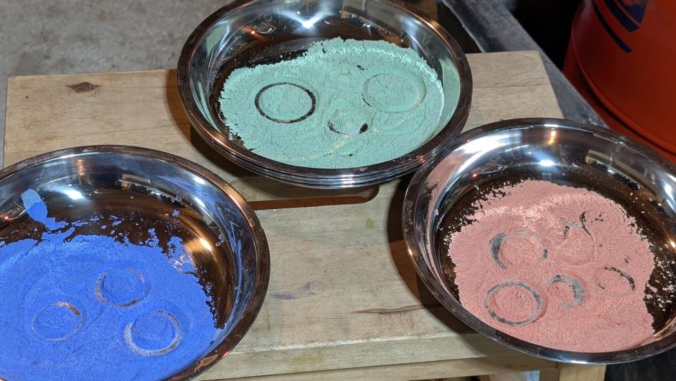 Glass colors for melting, &copy; Olaf Giertz