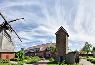 Historyczny, wpisany na listę zabytk&oacute;w zesp&oacute;ł M&uuml;hlenhof, &copy; HSF