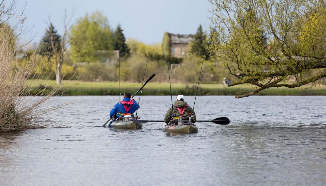 Langs hangende takken en de nabijgelegen dijk naar de beste visplekken, © TMV/Läufer Langs hangende takken en de nabijgelegen dijk naar de beste visplekken, © TMV/Läufer