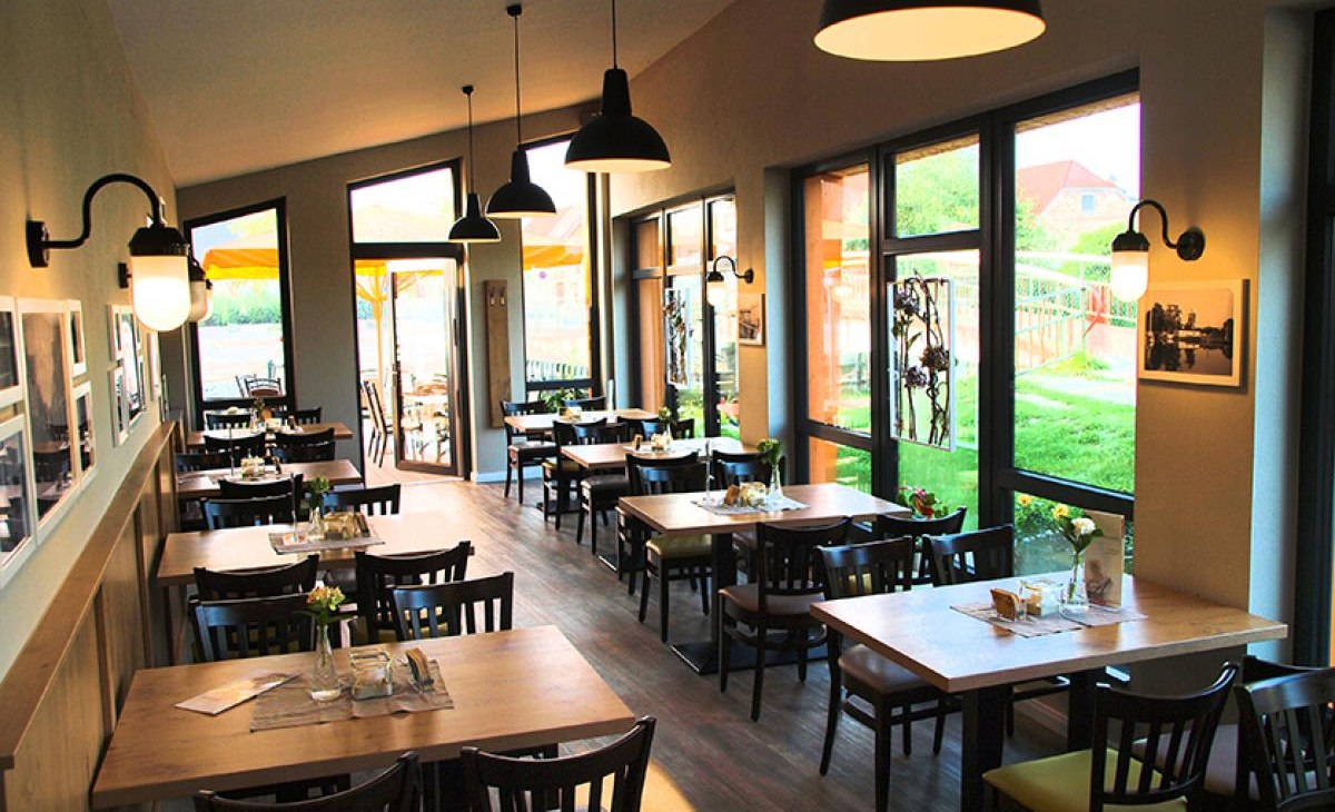 Interior of the restaurant, &copy; Orlowski