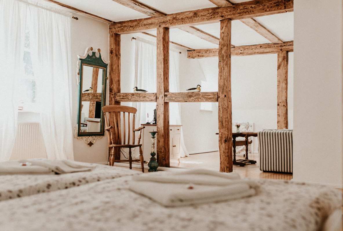 Comfortable apartments furnished in country style in Krimvitz manor house // &copy; Gutshaus Krimvitz