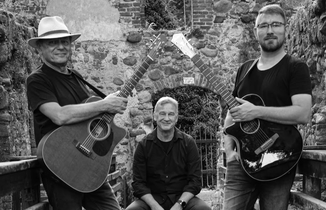 &copy; MRT-Combo 2.jpg