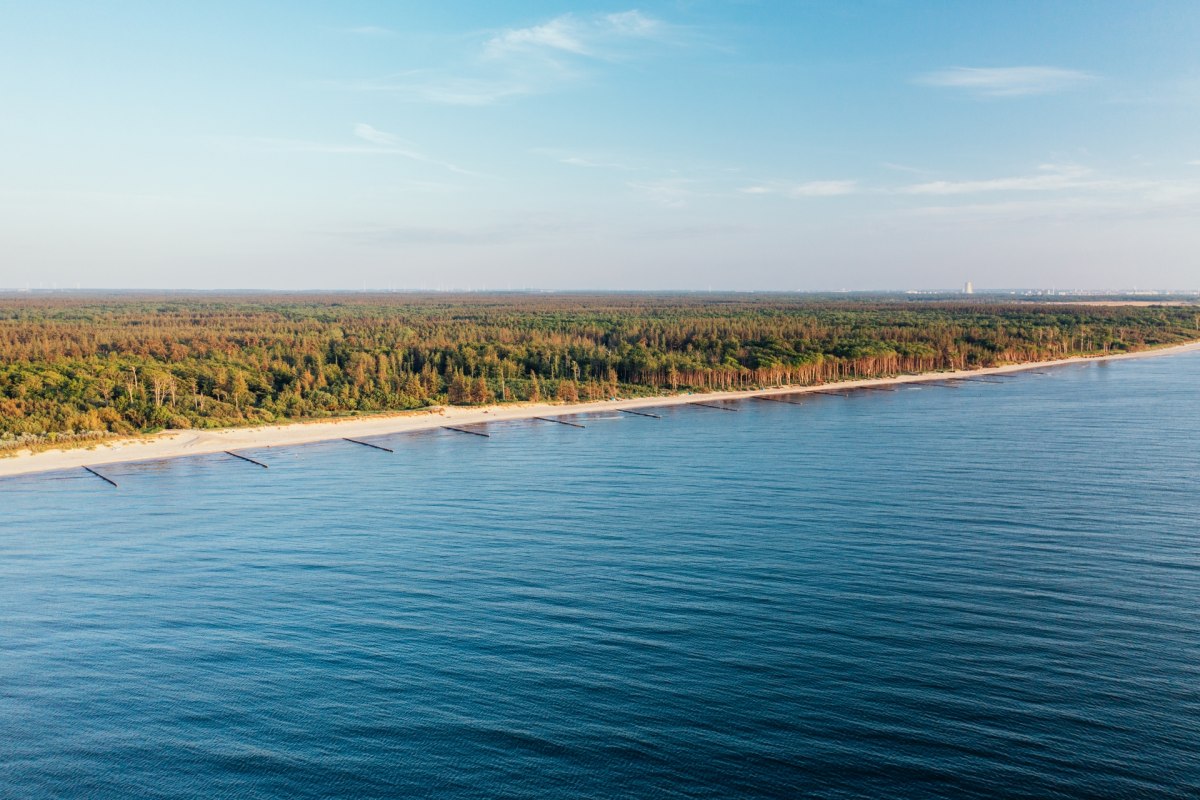 Luchtfoto van het strand bij Rostock-Torfbrücke in de Rostocker Heide // © MV-T/Gänsicke Luchtfoto van het strand bij Rostock-Torfbrücke in de Rostocker Heide // © MV-T/Gänsicke