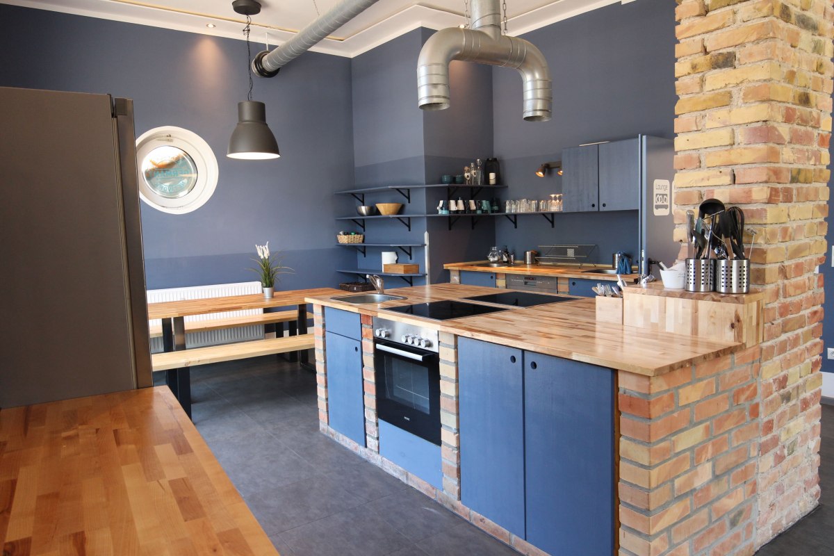 Shared kitchen // &copy; Blue Doors Hostel