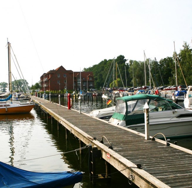 Ship dock in the lagoon city // &copy; Sabrina Wittkopf-Schade