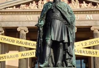 Seit 2011 steht das Paul-Friedrich-Denkmal wieder an seinem ursprünglichen Platz auf dem Alten Garten. // © Gabriele Skorupski Seit 2011 steht das Paul-Friedrich-Denkmal wieder an seinem ursprünglichen Platz auf dem Alten Garten. // © Gabriele Skorupski
