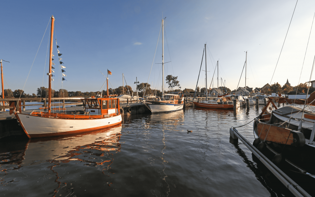 Boten bij de aanlegsteiger, © TMV/Gohlke