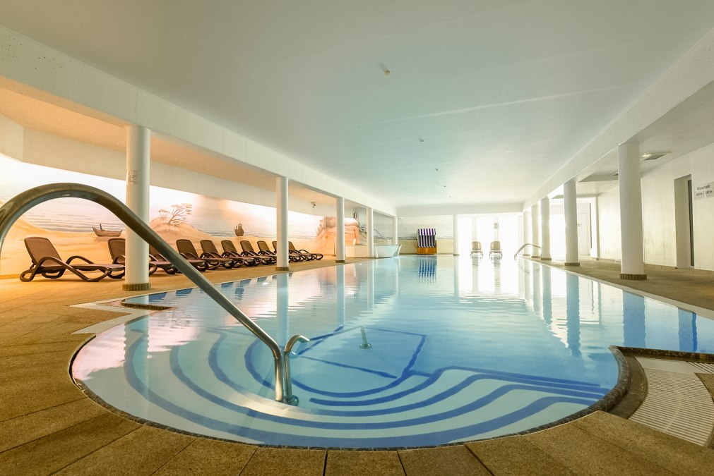 Binnenzwembad (18 x 6,5 m), © Promenadenhotel Admiral