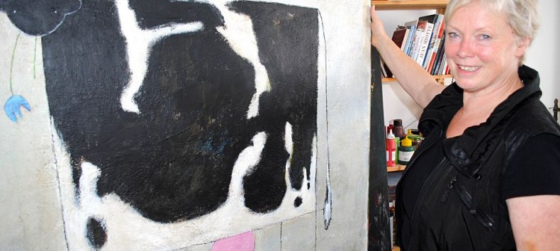 Marianne Kindt shows "Black colored cow", acrylic on canvas // © Marianne Kindt Marianne Kindt shows "Black colored cow", acrylic on canvas // © Marianne Kindt