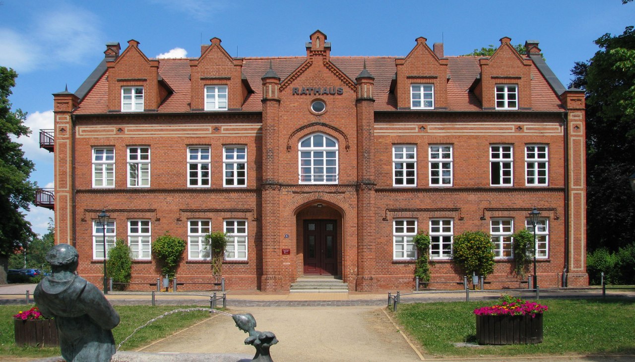 Stadhuis van de stad Dargun, © Marlies Kiauka