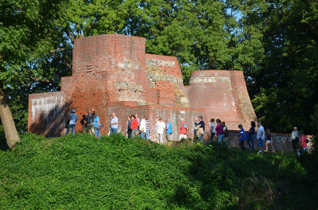 Secured castle ruins "House Demmin, &copy; Hansestadt Demmin