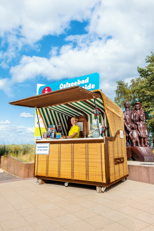 Mobiel toeristisch informatiecentrum in kustplaats aan de Oostzee Trassenheide, © TMV/Tiemann Mobiel toeristisch informatiecentrum in kustplaats aan de Oostzee Trassenheide, © TMV/Tiemann