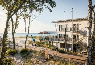 Au&szlig;enansicht blaue boje // &copy; DOMUSimages