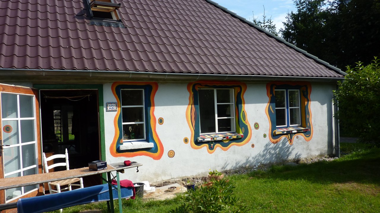 Art house Lisa in Hundertwasser style // &copy; Anja R&ouml;hl