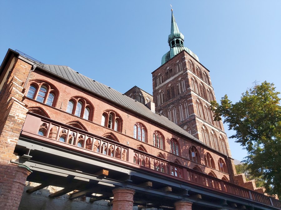 Balkon ratusza i kościół św. Mikołaja, © Tourismuszentrale Stralsund